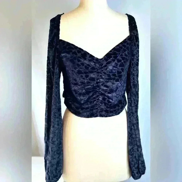 NWT- Irene Black Heart Burnout Velvet Top (Size Large) - Picture 2 of 10